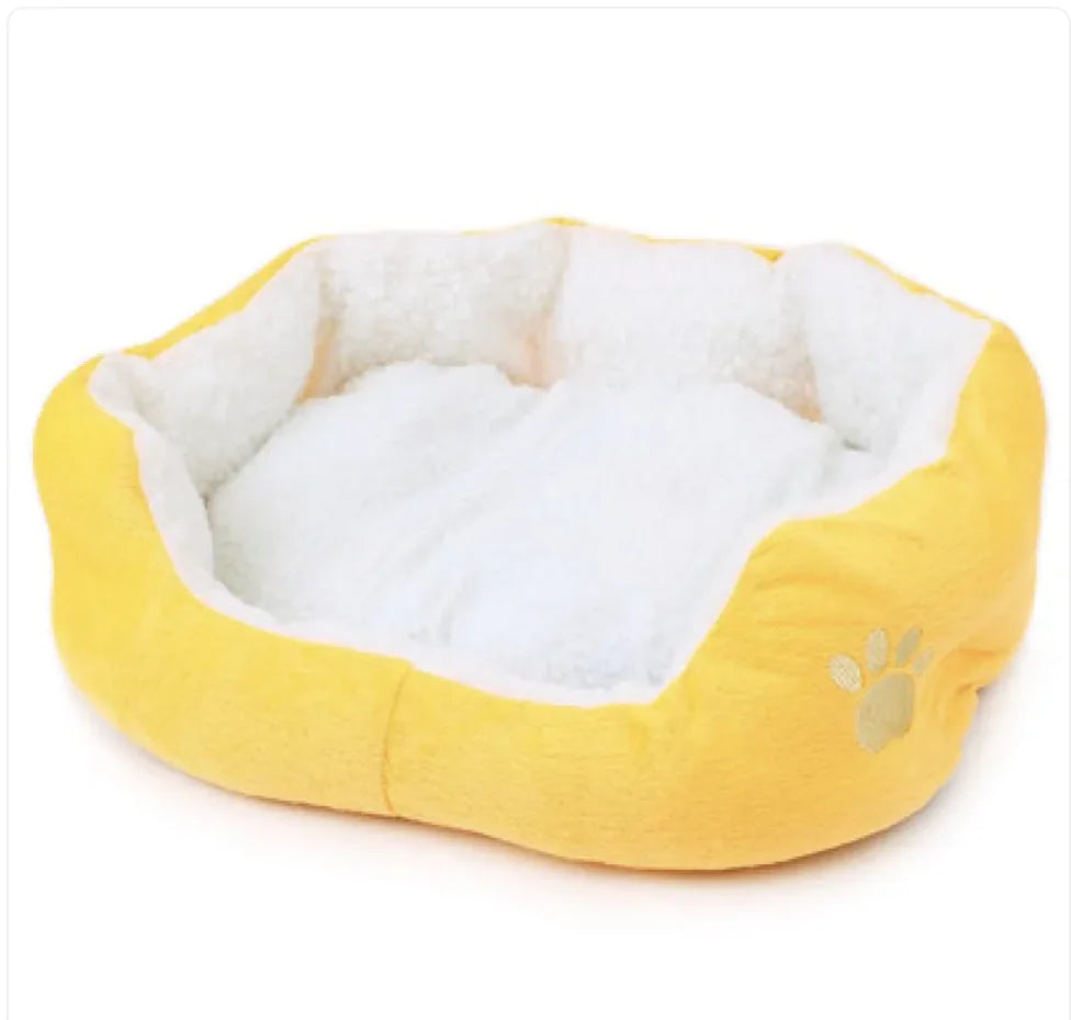 Soft Cozy Pet Bed – Washable & Comfortable