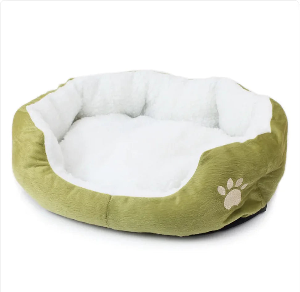 Soft Cozy Pet Bed – Washable & Comfortable