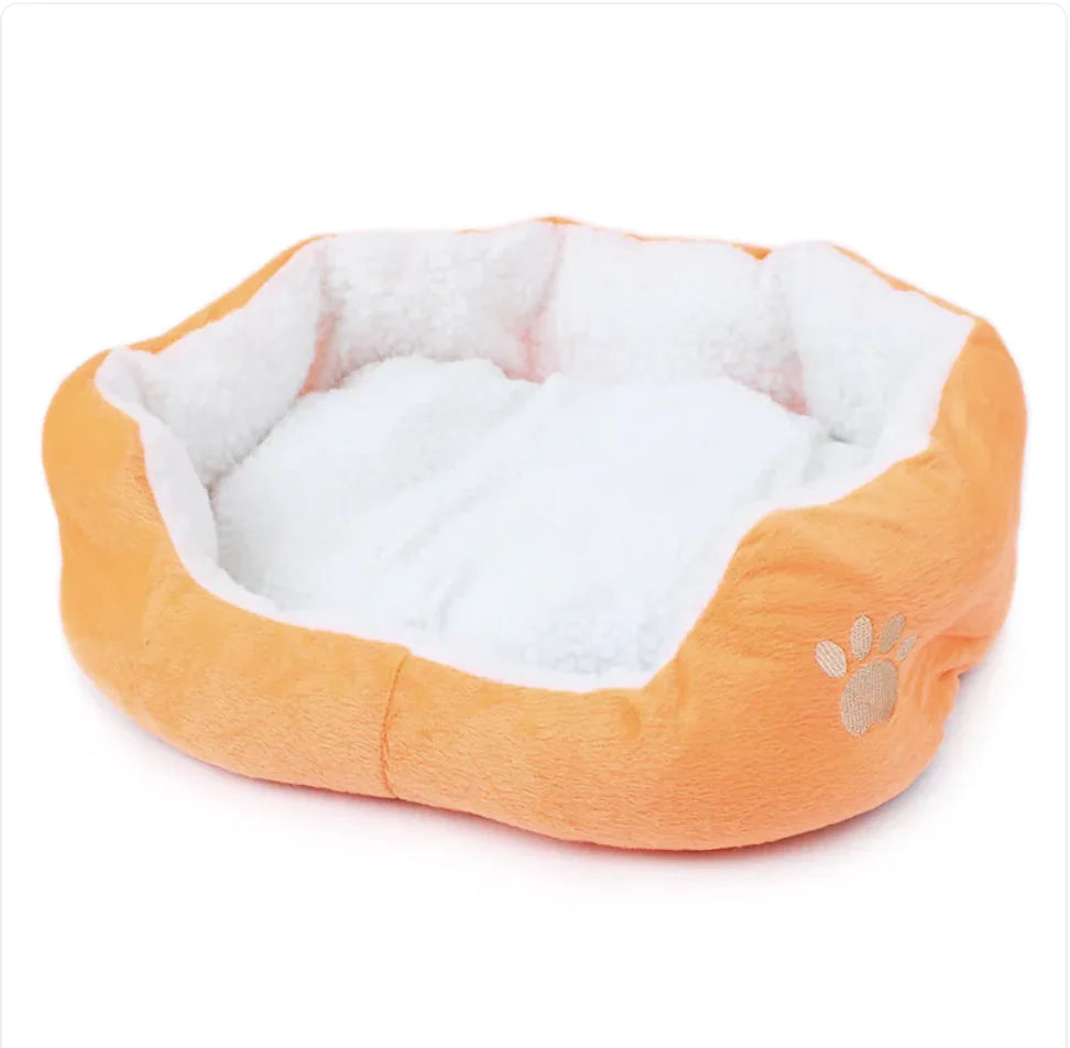 Soft Cozy Pet Bed – Washable & Comfortable