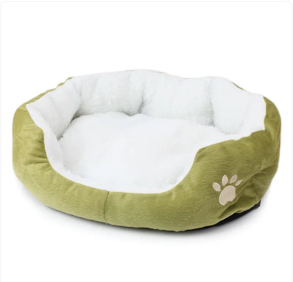 Soft Cozy Pet Bed – Washable & Comfortable