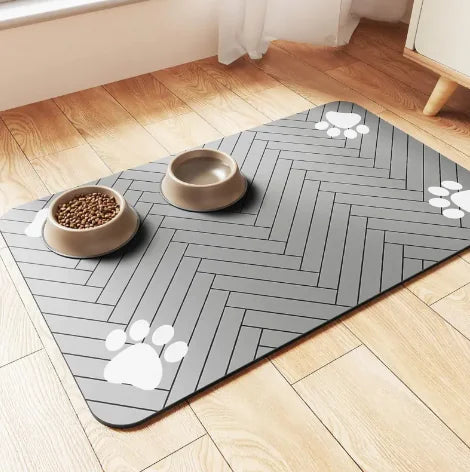 Splash-Proof Feeding Mat – Floor Protection for Pets